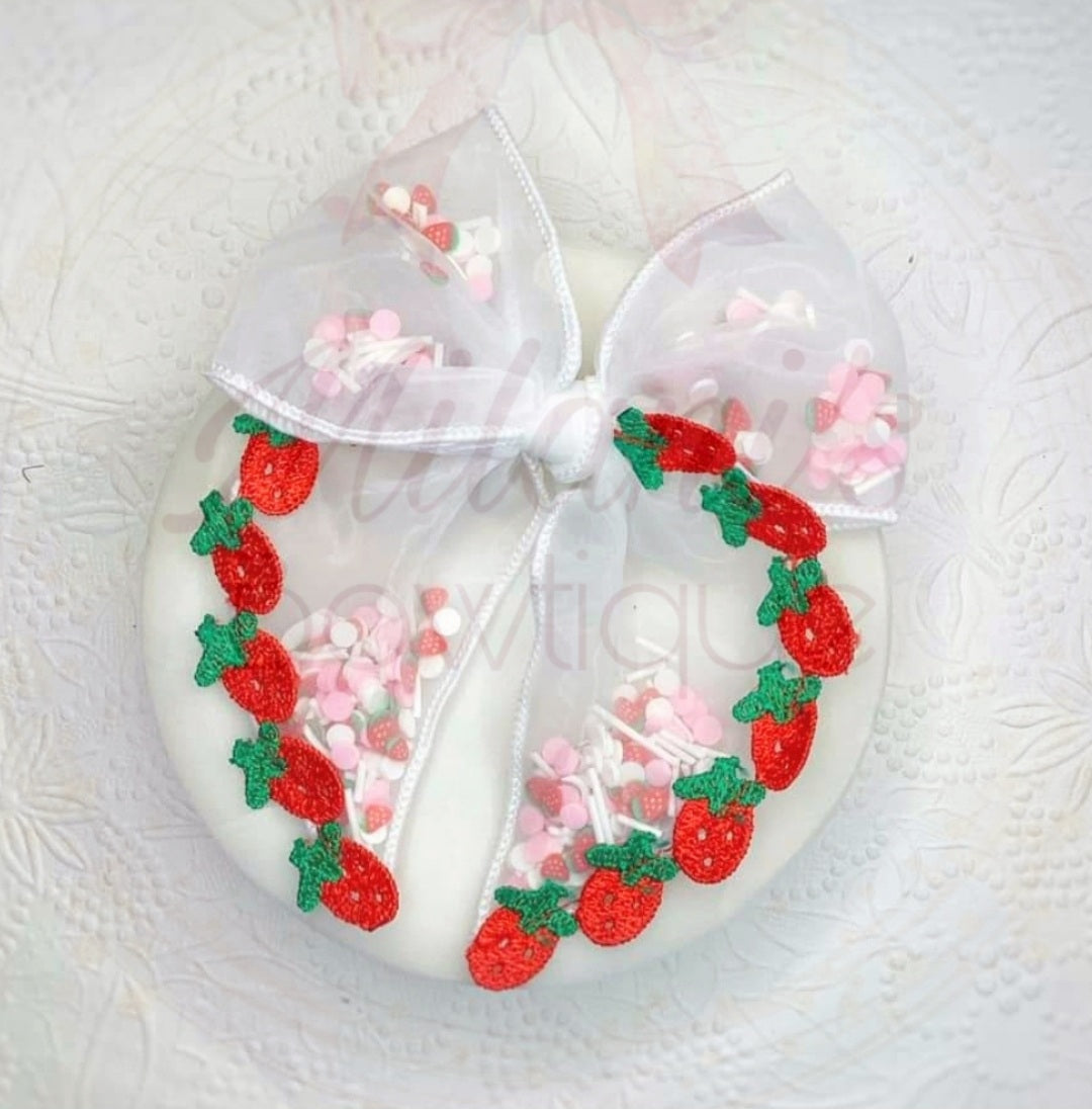 Strawberry Shaker Bow