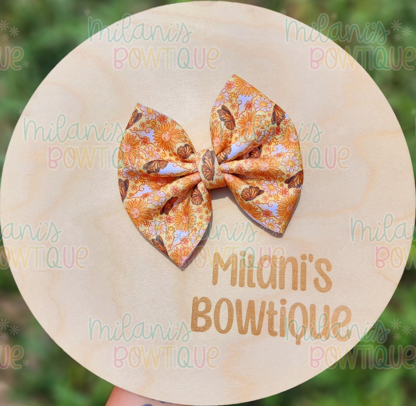 Solstice Monarch Puff Bow