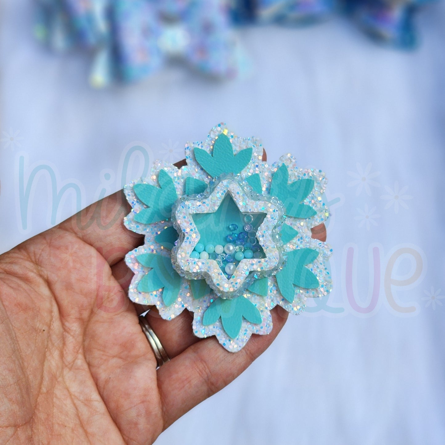 Solid Snowflake Shaker