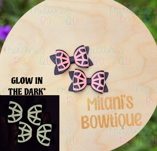 GLOW Spiderwebs